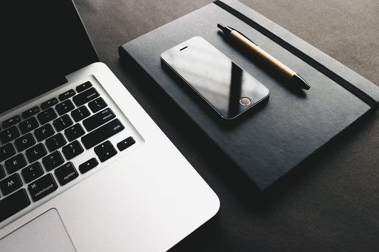 Digital Shine: Safely Sprucing Up Your Electronics from Phones to PCs